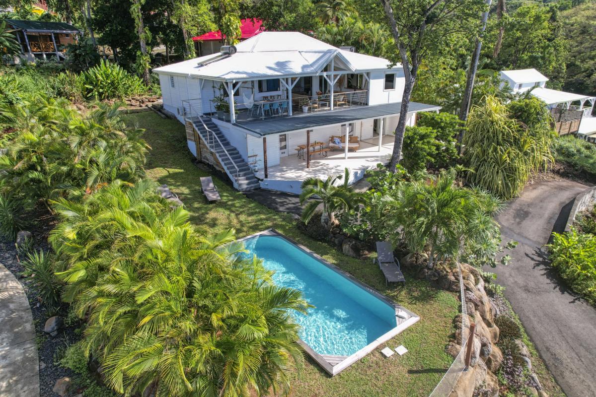 31.Guadeloupe Deshais- location villa 4 chambres 8 personnes avec piscine vue Mer